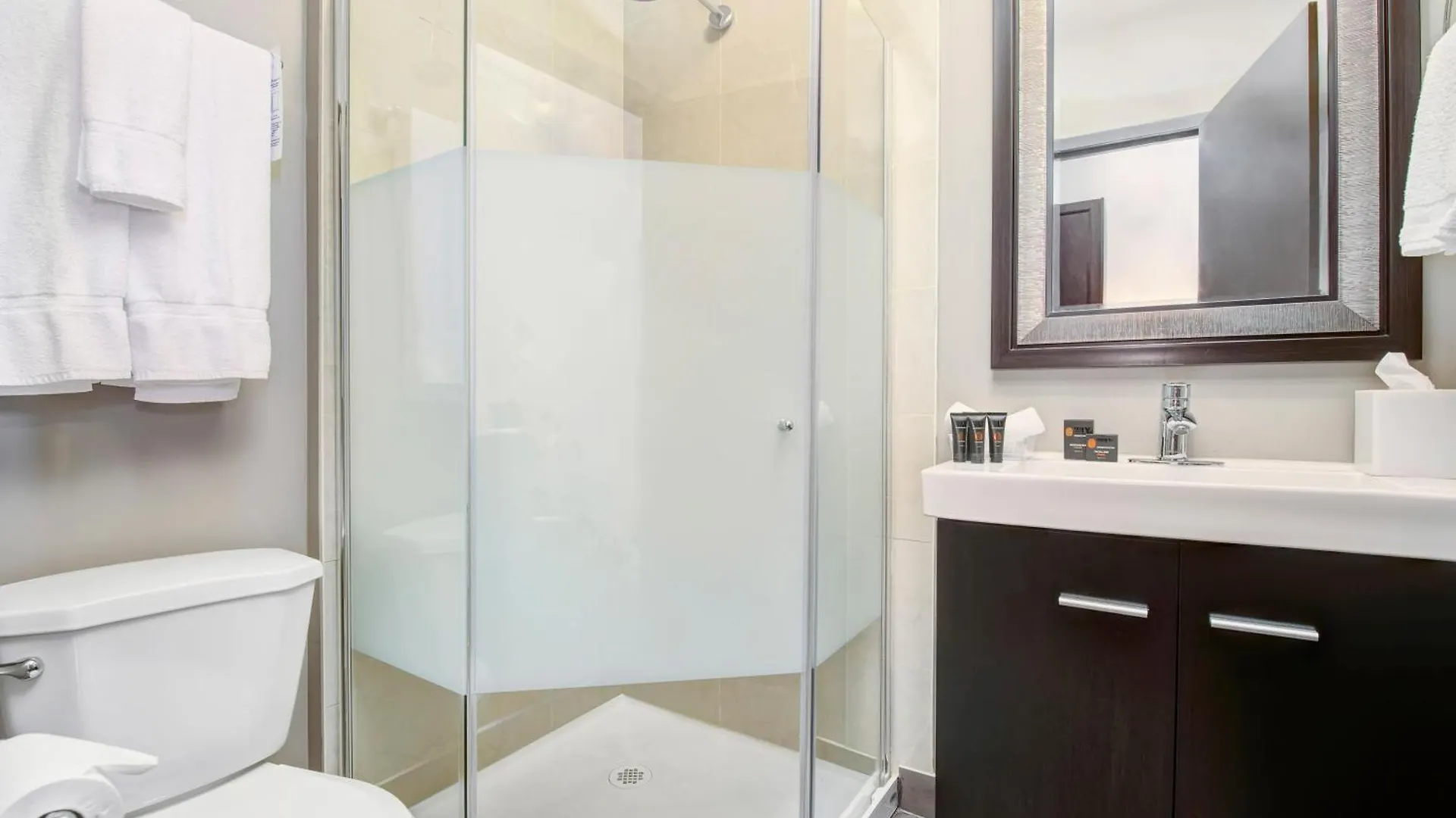 ***  Willowdale Hotel Toronto North York Canada