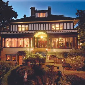 Beaconsfield - 5*, Victoria Canada